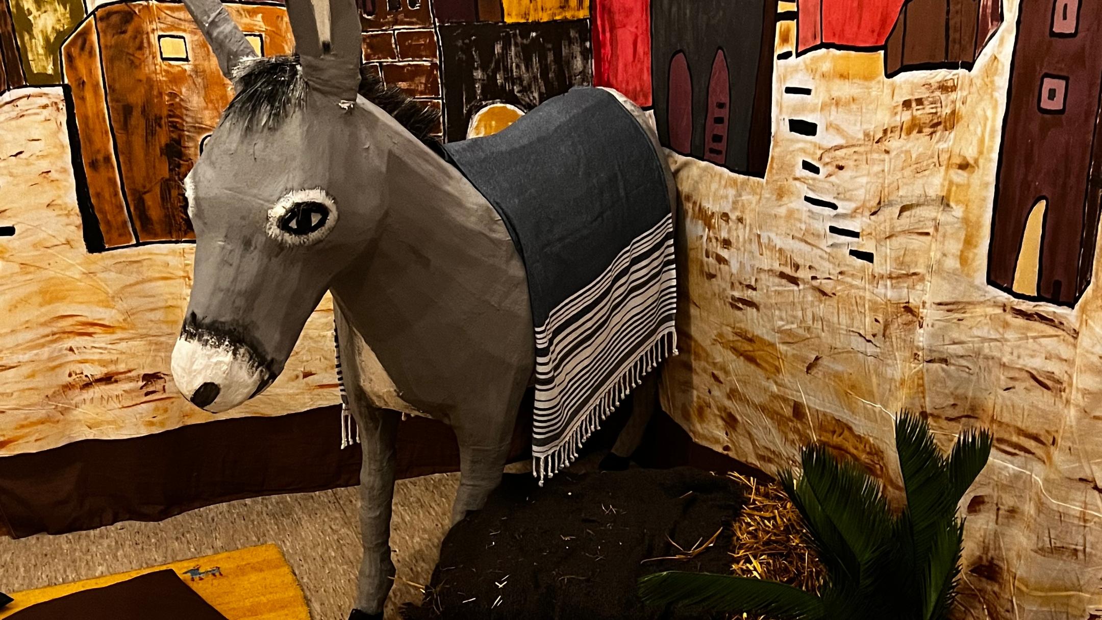 Der Ostergarten in Wadrill beginnt mit dem Einzug in Jerusalem.