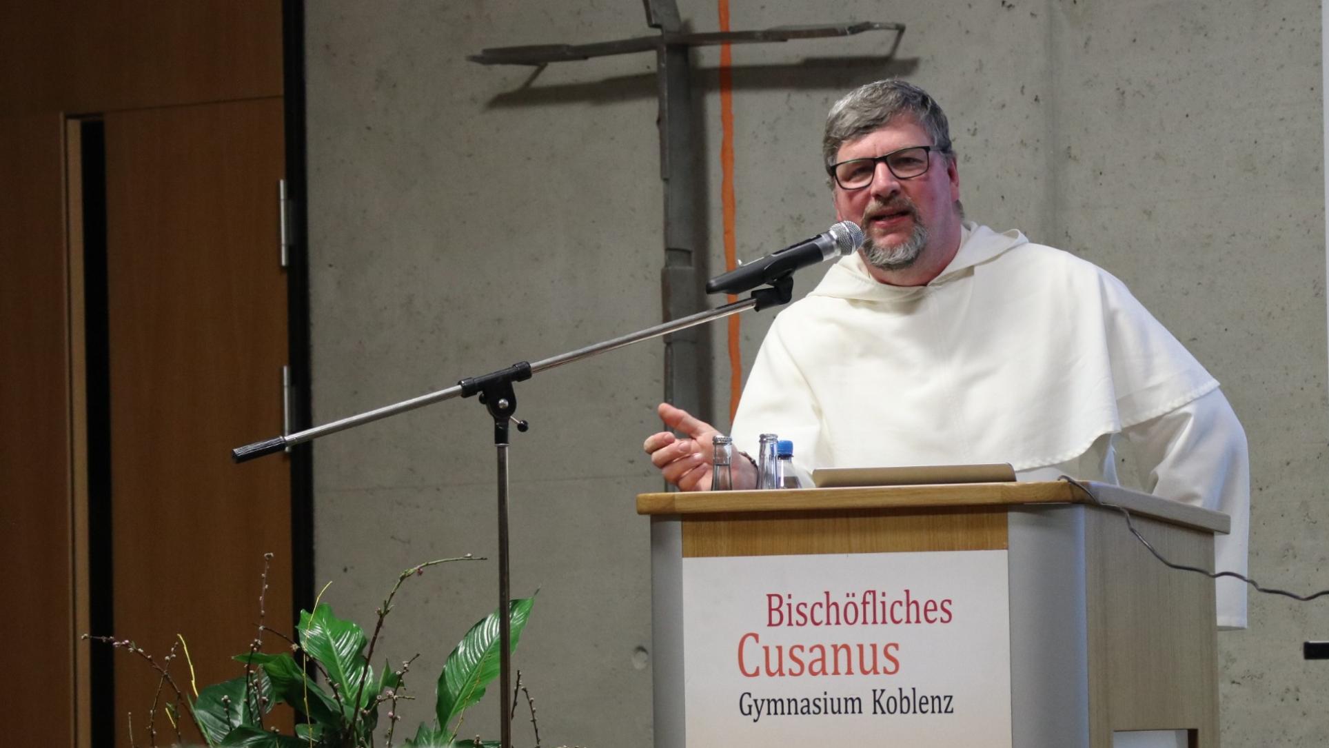 Pater Albert unterhielt die Anwesenden mit Impulsen und Anekdoten aus seinem Leben.